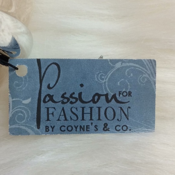 Acrylic filament and silver tone stretch bracelet - Picture 2 of 3